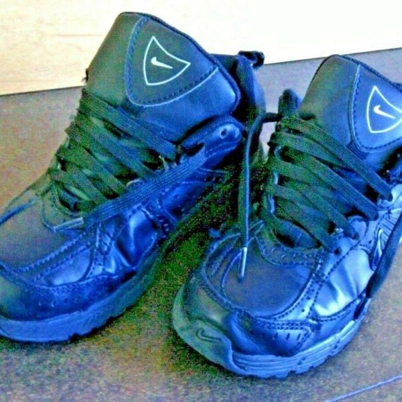 Nike Sneakers Lace Up Kids Shoes Black Trainer Youth Size 11.5 C Low Top Sports - Picture 12 of 16